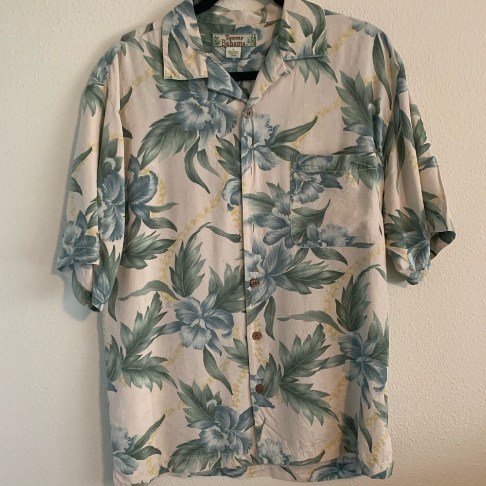 Tommy Bahama button down south shirt short sleeve